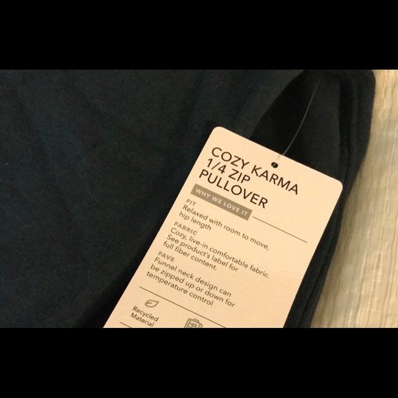 NWOT - Athleta Cozy Karma 1/4 Zip Pullover - black - size XLT - Picture 15 of 15